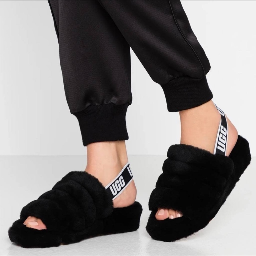UGG Women's Fluff Yeah Slides sandals black sheepskin sz 8 casual comfy lounge